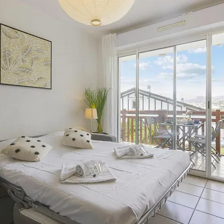 Charming Flat With Terrace And Pool Nearby Station - Welkeys